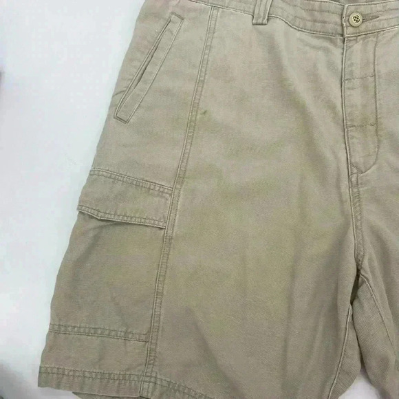 Tommy Bahama Relaxed Fit Cargo Shorts Size 38 x 9” - Picture 2 of 9